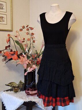 NWT Women's Lined Black Red Tiered Ruffle Skirt High Waist Midi Skirts 10 M